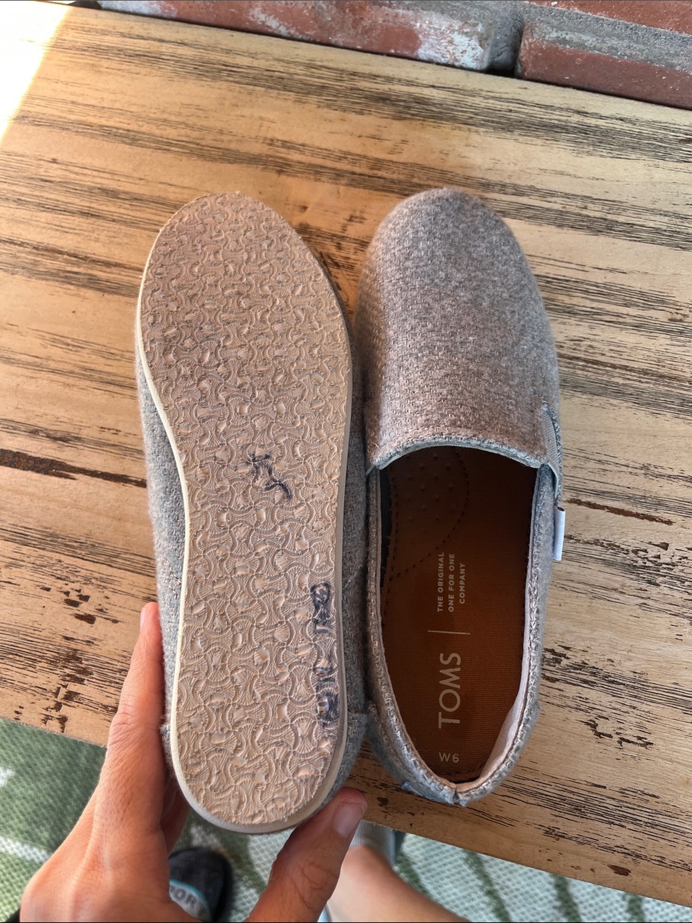 Toms Gray Slip-On Shoes with Light Blue Logo Patch Size 6 Excellent condition - Picture 10 of 11
